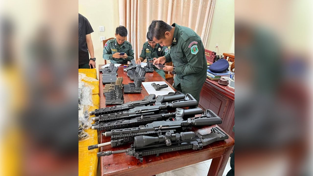 Seven Chinese Nationals Held in Major Sea Bust with 800kg of Drugs and Dozens of Guns